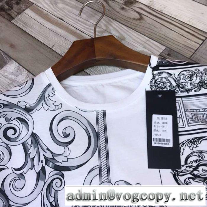 半袖Tシャツ きれいめ派に上質 今年流大人っぽさ  VERSACE ヴェルサーチ 旬の気分を絶妙に