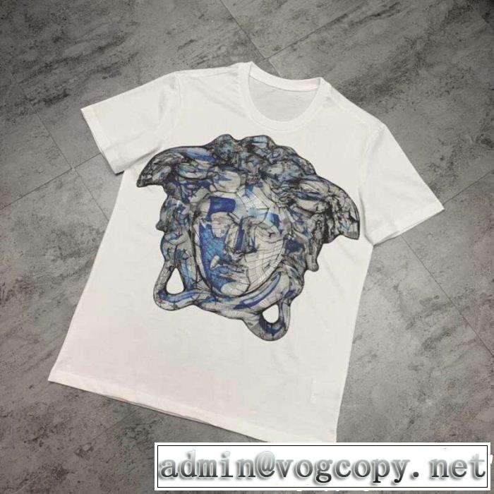VERSACE ヴェルサーチ 半袖Tシャツ 2色可選 素敵なスタイルで夏の定番 品のよさを感じさ