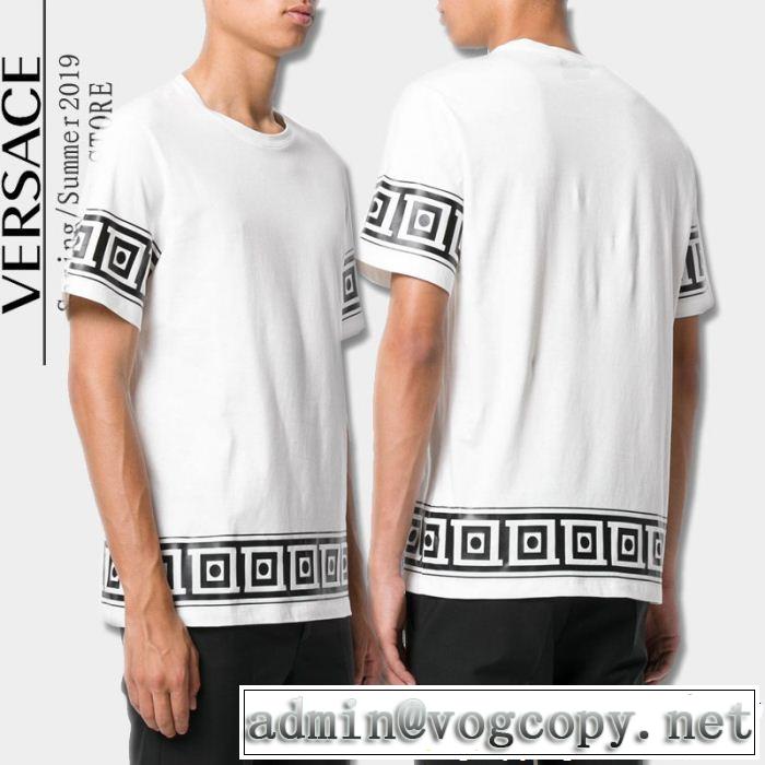 2019年春夏流行ファッション 大人可愛いスタイル VERSACE ヴェルサーチ 半袖Tシャツ 2色可選