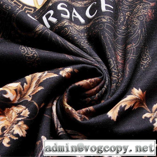 目を引く存在感抜群 ヴェルサーチVERSACE 2019春夏の大注目トレンド Tシャツ/ティーシャツ 2色可選