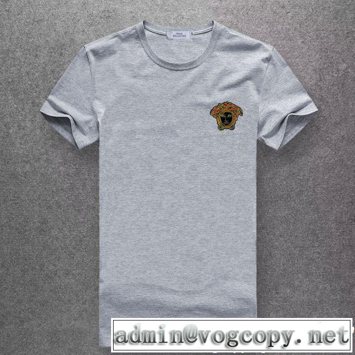 一気にトレンド感満載な着こなし ヴェルサーチ2019年最新ファッション VERSACE Tシャツ/ティーシャツ 多色可選