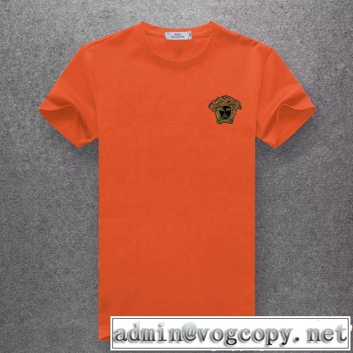 一気にトレンド感満載な着こなし ヴェルサーチ2019年最新ファッション VERSACE Tシャツ/ティーシャツ 多色可選