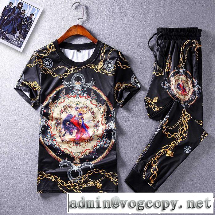  2019限定 男性に人気半袖 上下セット VERSACE 送料込み 希少品ヴェルサーチ 人気商品