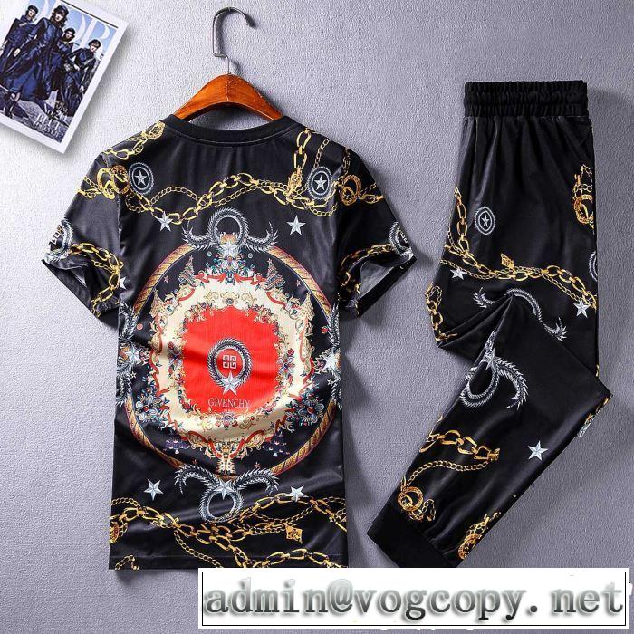 2019限定 男性に人気半袖 上下セット VERSACE 送料込み 希少品ヴェルサーチ 人気商品