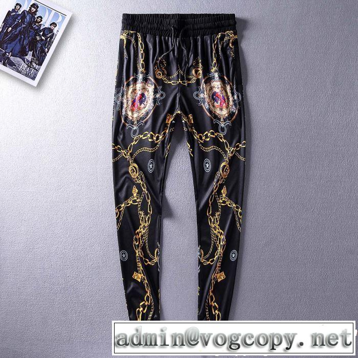 2019限定 男性に人気半袖 上下セット VERSACE 送料込み 希少品ヴェルサーチ 人気商品