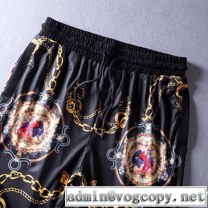 2019限定 男性に人気半袖 上下セット VERSACE 送料込み 希少品ヴェルサーチ 人気商品