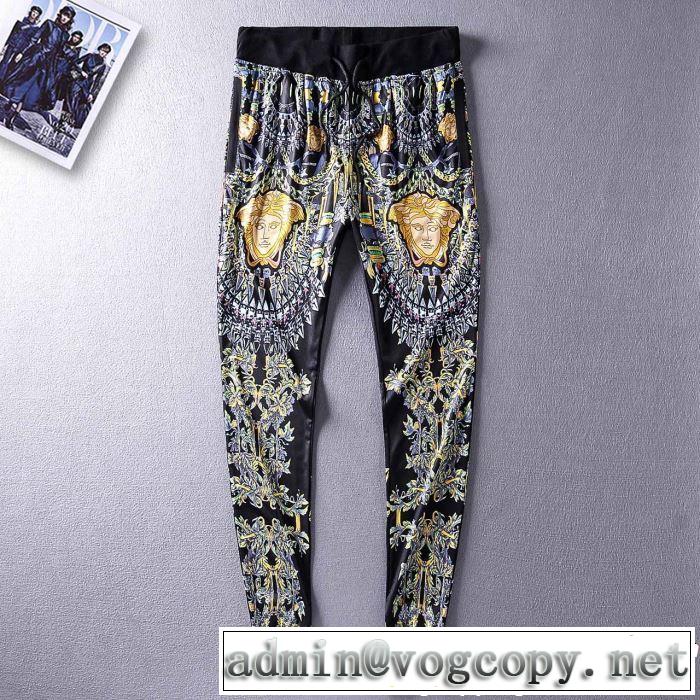 やっと見つけた国内即発 VERSACE 2019夏ファション新品ヴェルサーチ 半袖 上下セット夏キレ味をプラス