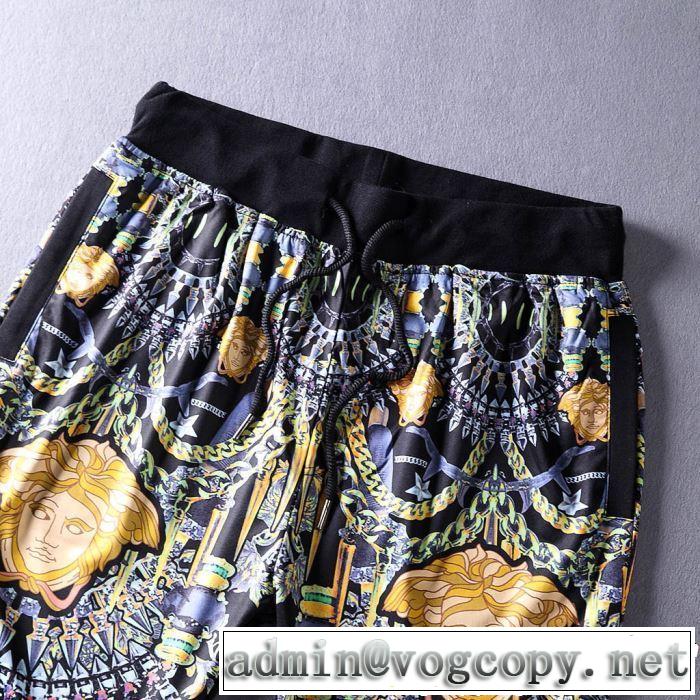 やっと見つけた国内即発 VERSACE 2019夏ファション新品ヴェルサーチ 半袖 上下セット夏キレ味をプラス