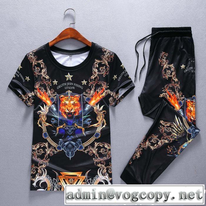  VERSACE 雑誌掲載 上下セット2019春夏トレンドアイテム ヴェルサーチ 半袖 まずは定番！人気アイテム
