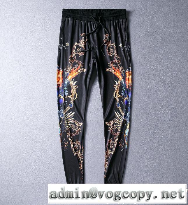 VERSACE 雑誌掲載 上下セット2019春夏トレンドアイテム ヴェルサーチ 半袖 まずは定番！人気アイテム