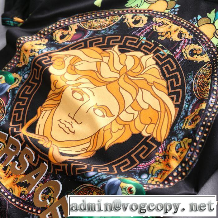 大人の色味 VERSACE ヴェルサーチ2019春夏の大注目トレンド 半袖 上下セット 2色可選