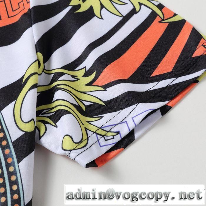 2019即旬な装いに 春夏シンプルファッションでOK！ VERSACE ヴェルサーチ 半袖Tシャツ