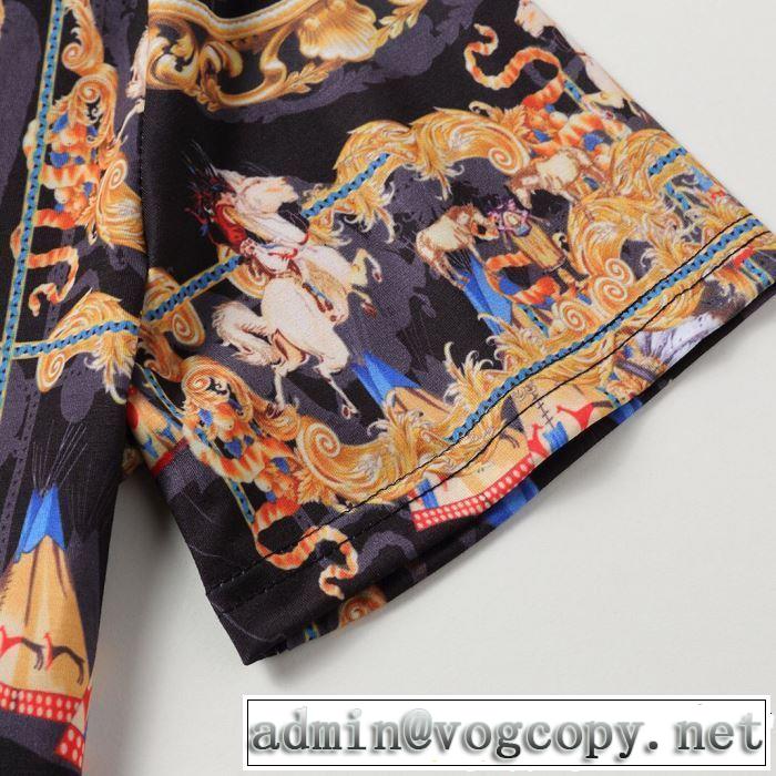 半袖Tシャツ 2019春夏トレンドアイテム 今期のトレンド定番アイテム VERSACE ヴェルサーチ