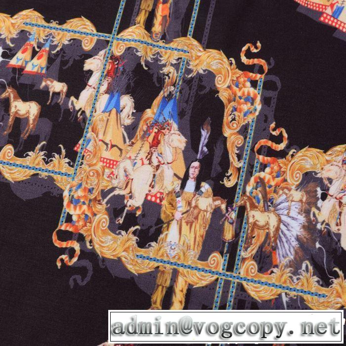 半袖Tシャツ 2019春夏トレンドアイテム 今期のトレンド定番アイテム VERSACE ヴェルサーチ