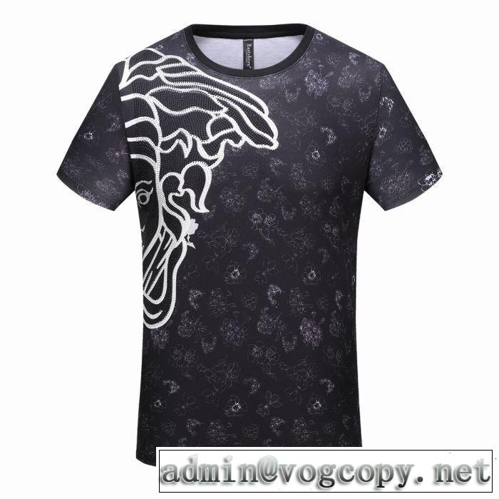リラックス感のあるゆったり 2019年春夏シーズンの人気  VERSACE ヴェルサーチ 半袖Tシャツ
