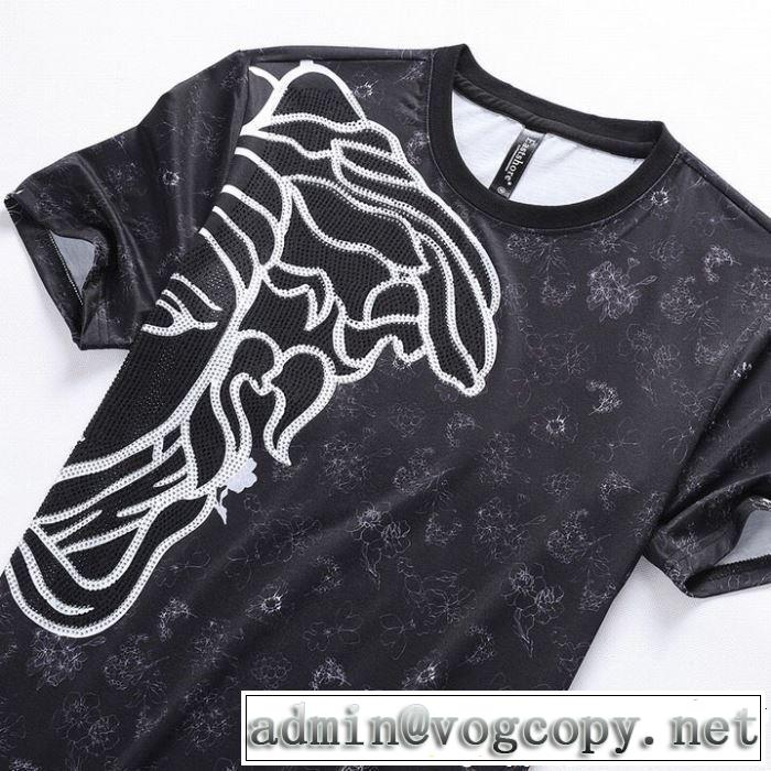 リラックス感のあるゆったり 2019年春夏シーズンの人気  VERSACE ヴェルサーチ 半袖Tシャツ
