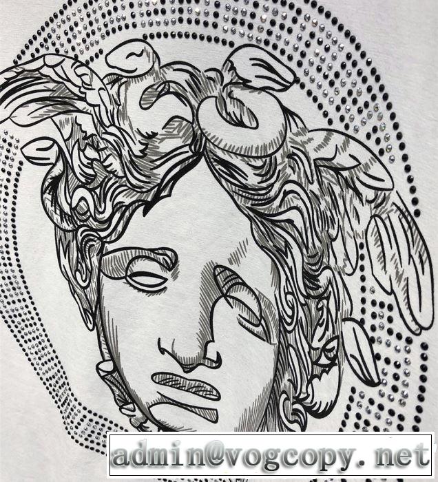 海外セレブは大人気 VERSACE ヴェルサーチ 半袖Tシャツ 2色可選 【2019年】夏のファッション 夏にぴったり上品