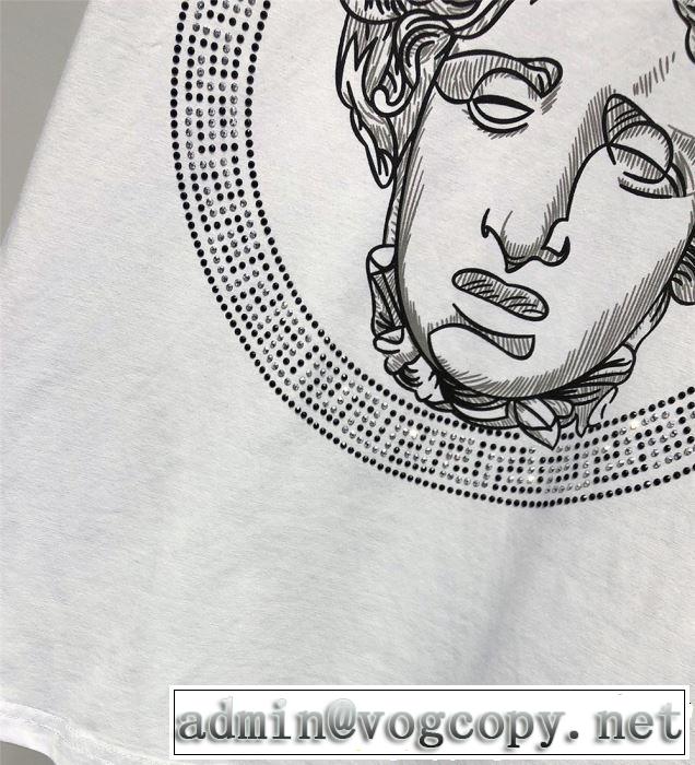 海外セレブは大人気 VERSACE ヴェルサーチ 半袖Tシャツ 2色可選 【2019年】夏のファッション 夏にぴったり上品