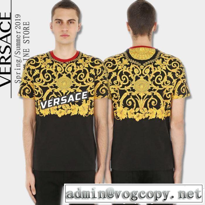 VERSACE ヴェルサーチ 半袖Tシャツ 2色可選 定番のスタイル春夏限定 2019年の春夏に着たい 通勤の定番