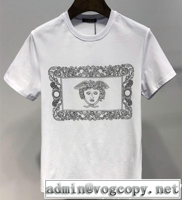 爽やかすぎない大人の印象に 2019年の夏のマスト VERSACE ヴェルサーチ 半袖Tシャツ 2色可選