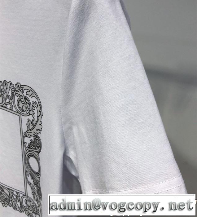 爽やかすぎない大人の印象に 2019年の夏のマスト VERSACE ヴェルサーチ 半袖Tシャツ 2色可選