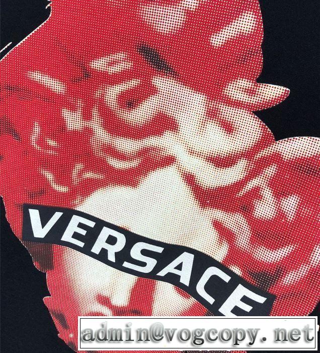 春夏を感じさせる VERSACE ヴェルサーチ 半袖Tシャツ 2色可選 2019年春夏のトレンドアイテム
