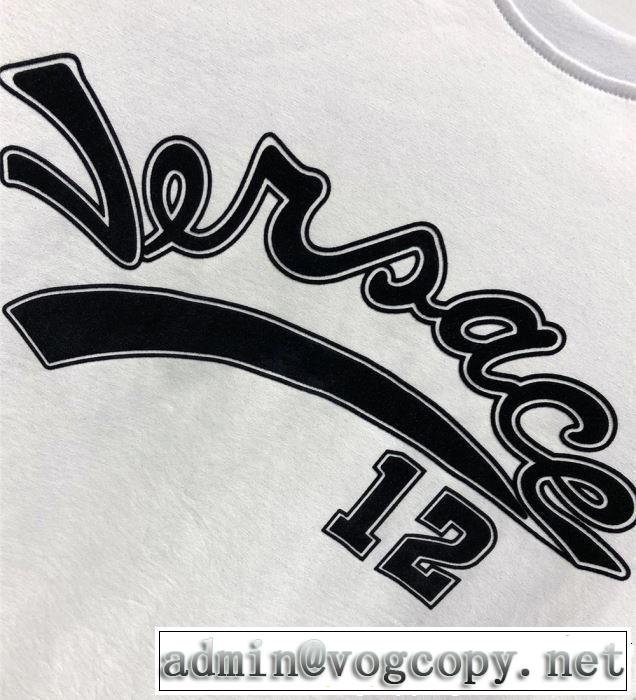 半袖Tシャツ 2色可選 2019春夏も引き続き人気セール スタイルアップ効果 VERSACE ヴェルサーチ