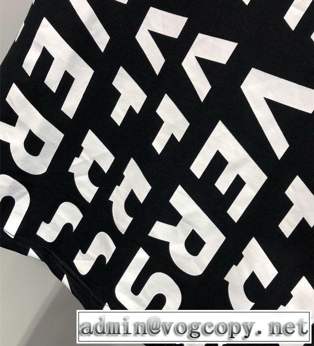 暑い季節も大活躍 VERSACE ヴェルサーチ 半袖Tシャツ 2色可選 おしゃれな夏ファッション2019