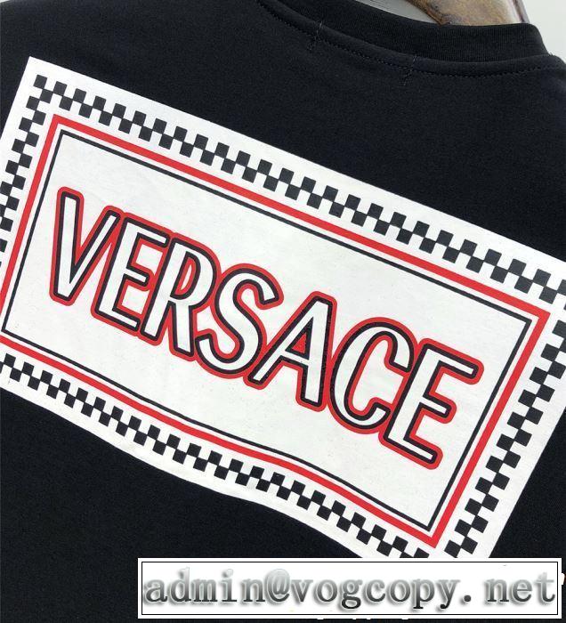 今流行りの最新コレクション VERSACE ヴェルサーチ 半袖Tシャツ 2色可選 《2019年》今、注目のストリート