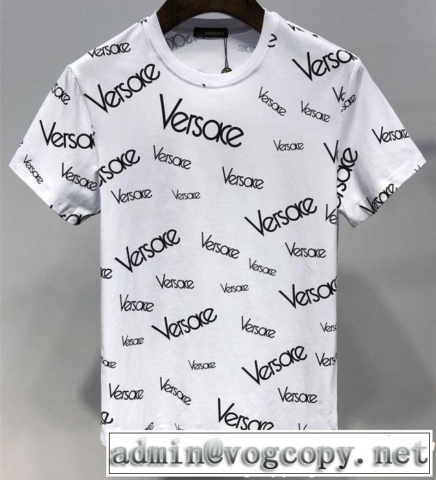 上品な涼やかさある印象に 2019春夏のトレンド新商品 VERSACE ヴェルサーチ 半袖Tシャツ 2色可選