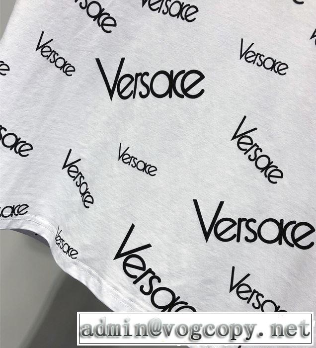 上品な涼やかさある印象に 2019春夏のトレンド新商品 VERSACE ヴェルサーチ 半袖Tシャツ 2色可選