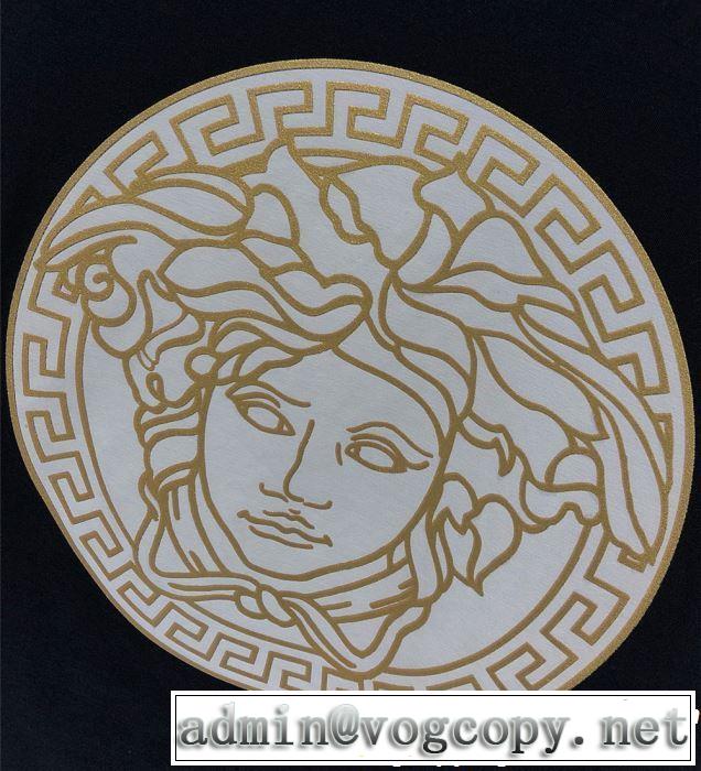 2色可選 半袖Tシャツ 春夏の流行り2019新品 今期のトレンド定番アイテム VERSACE ヴェルサーチ