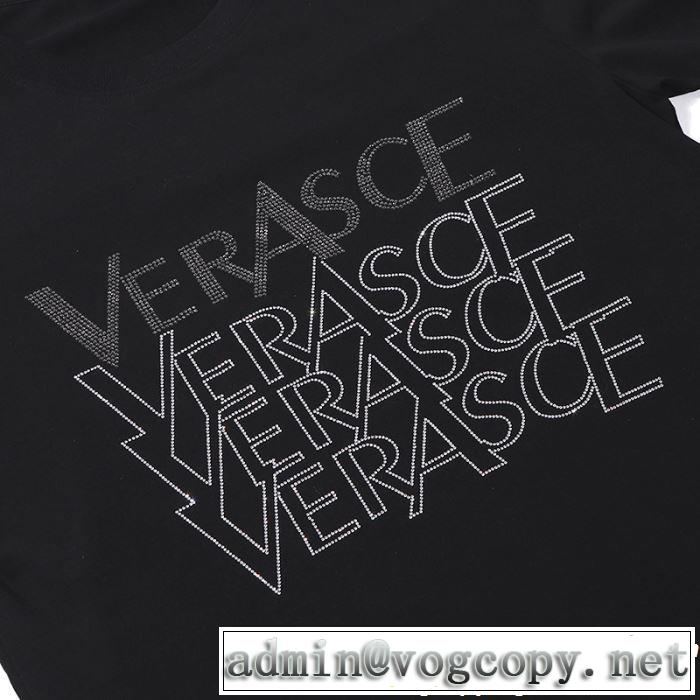 VERSACE ヴェルサーチ 半袖Tシャツ 2色可選 リラックススタイルが実現 2019年の春夏に着たい