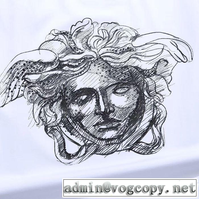 おしゃれデザインも大人気 VERSACE ヴェルサーチ 半袖Tシャツ 3色可選 2019SSのトレンド商品