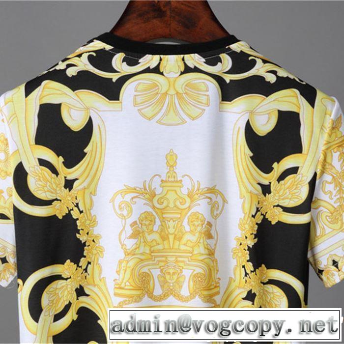 2019春夏のトレンド新商品 一気にトレンド感満載な着こなし VERSACE ヴェルサーチ 半袖Tシャツ 2019最新作