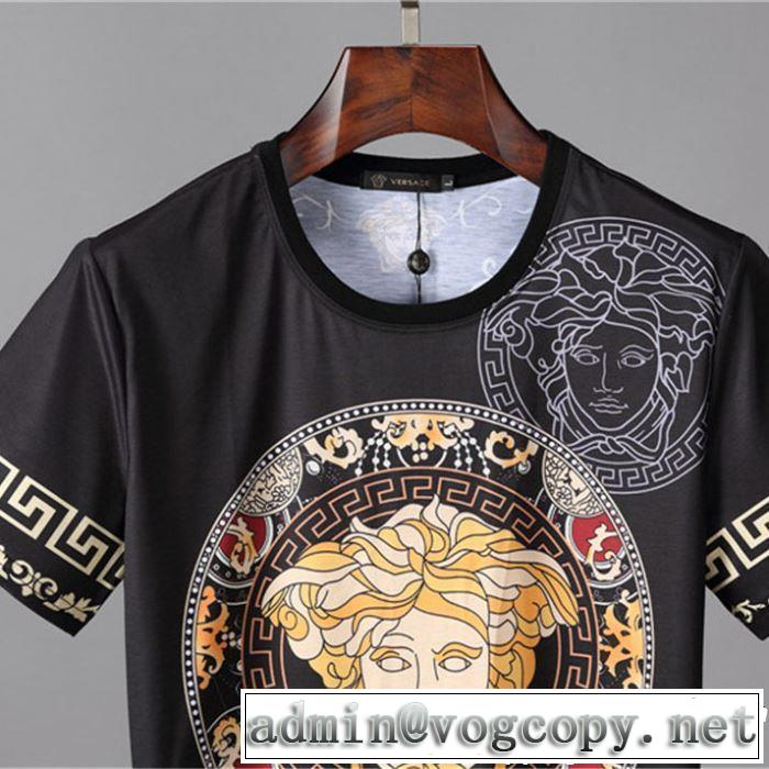 爽やかすぎない大人の印象に VERSACE ヴェルサーチ 半袖Tシャツ 2019年春夏流行ファッション