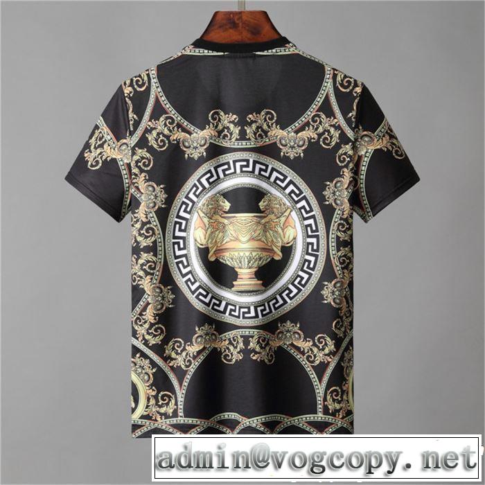 夏に良く似合うちょっと新品 2019春夏人気トレンドアイテム VERSACE ヴェルサーチ 半袖Tシャツ 2色可選