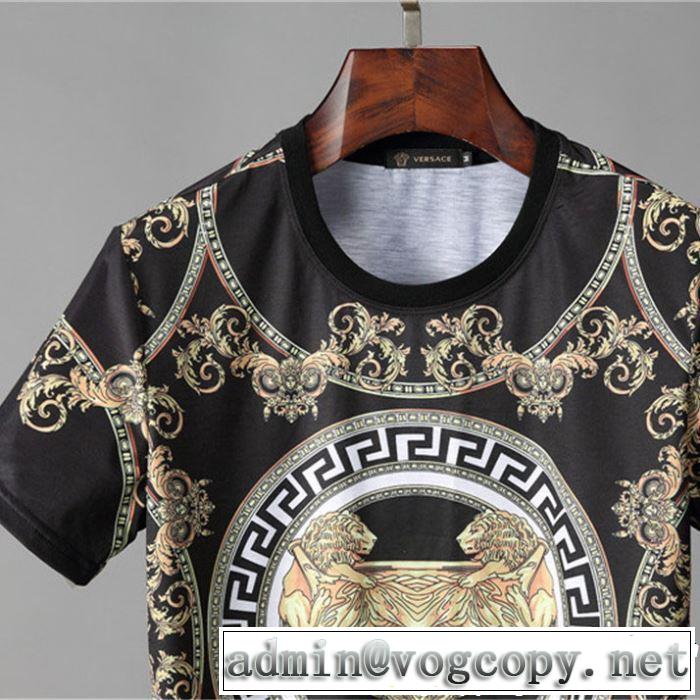 夏に良く似合うちょっと新品 2019春夏人気トレンドアイテム VERSACE ヴェルサーチ 半袖Tシャツ 2色可選