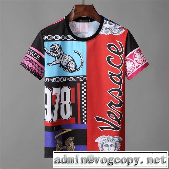 ぜひ今年のトレンドをチェック VERSACE ヴェルサーチ 半袖Tシャツ 【2019年】夏のファッション