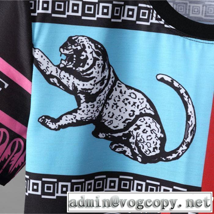 ぜひ今年のトレンドをチェック VERSACE ヴェルサーチ 半袖Tシャツ 【2019年】夏のファッション