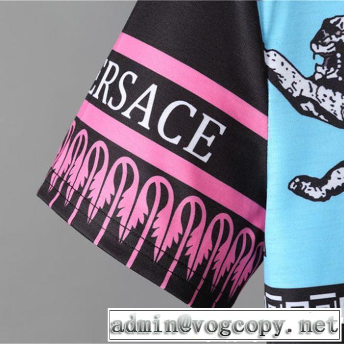 ぜひ今年のトレンドをチェック VERSACE ヴェルサーチ 半袖Tシャツ 【2019年】夏のファッション