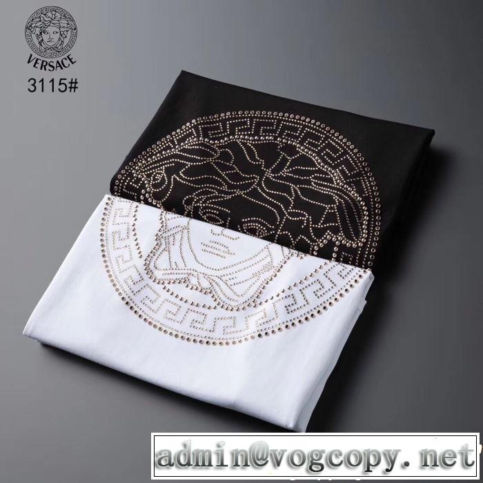 春夏らしい華やか 半袖Tシャツ  VERSACE ヴェルサーチ 2色可選 【2019春夏】最新コレクション