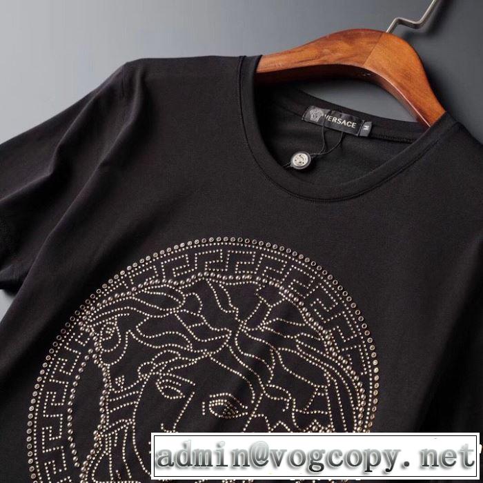 春夏らしい華やか 半袖Tシャツ  VERSACE ヴェルサーチ 2色可選 【2019春夏】最新コレクション