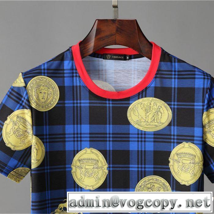 清涼感とカジュアルスタイル 2019年の春夏に着たい VERSACE ヴェルサーチ 半袖Tシャツ