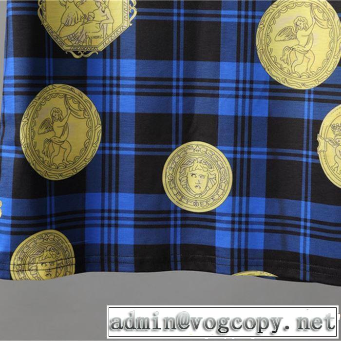 清涼感とカジュアルスタイル 2019年の春夏に着たい VERSACE ヴェルサーチ 半袖Tシャツ