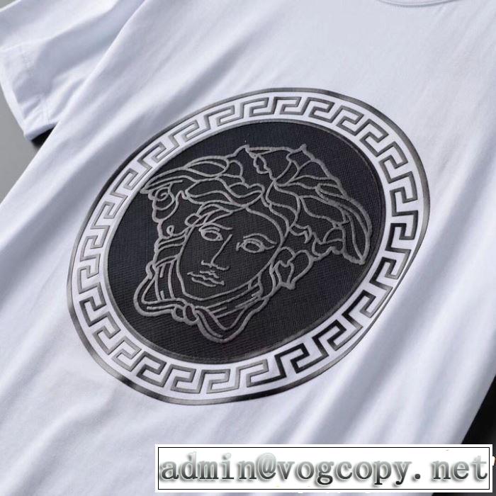 爽やかすぎない大人の印象に VERSACE ヴェルサーチ 半袖Tシャツ 2色可選 2019夏色っぽさ