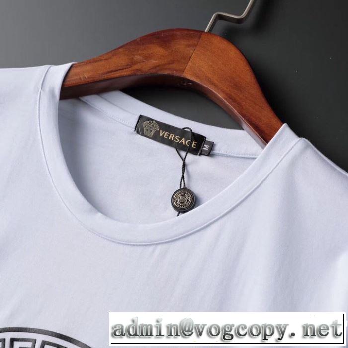 爽やかすぎない大人の印象に VERSACE ヴェルサーチ 半袖Tシャツ 2色可選 2019夏色っぽさ