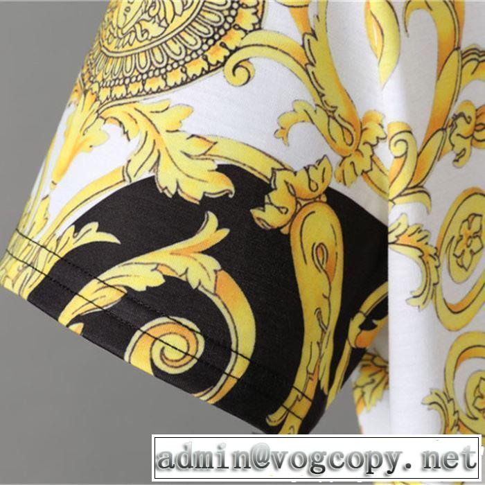 半袖Tシャツ VERSACE ヴェルサーチ 2019年春夏のトレンドアイテム 清涼感とカジュアルスタイル