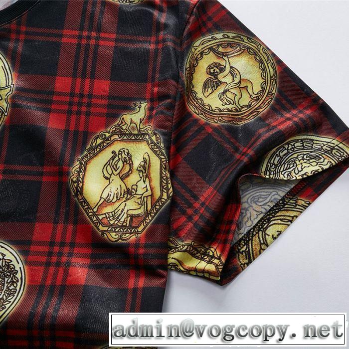 さわやか夏スタイル新品 半袖Tシャツ VERSACE ヴェルサーチ おしゃれな夏ファッション2019