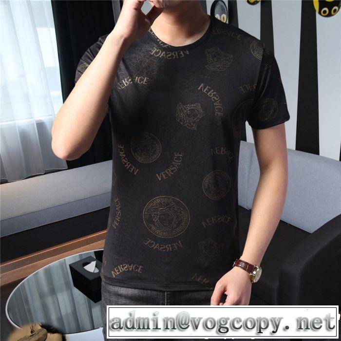 半袖Tシャツ VERSACE ヴェルサーチ 優しい雰囲気スタイリッシュに  【2019年】夏のファッション